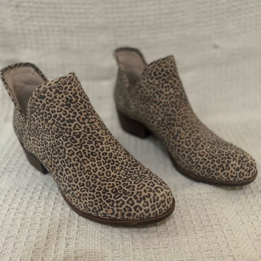 Lucky Brand cheetah/leopard booties